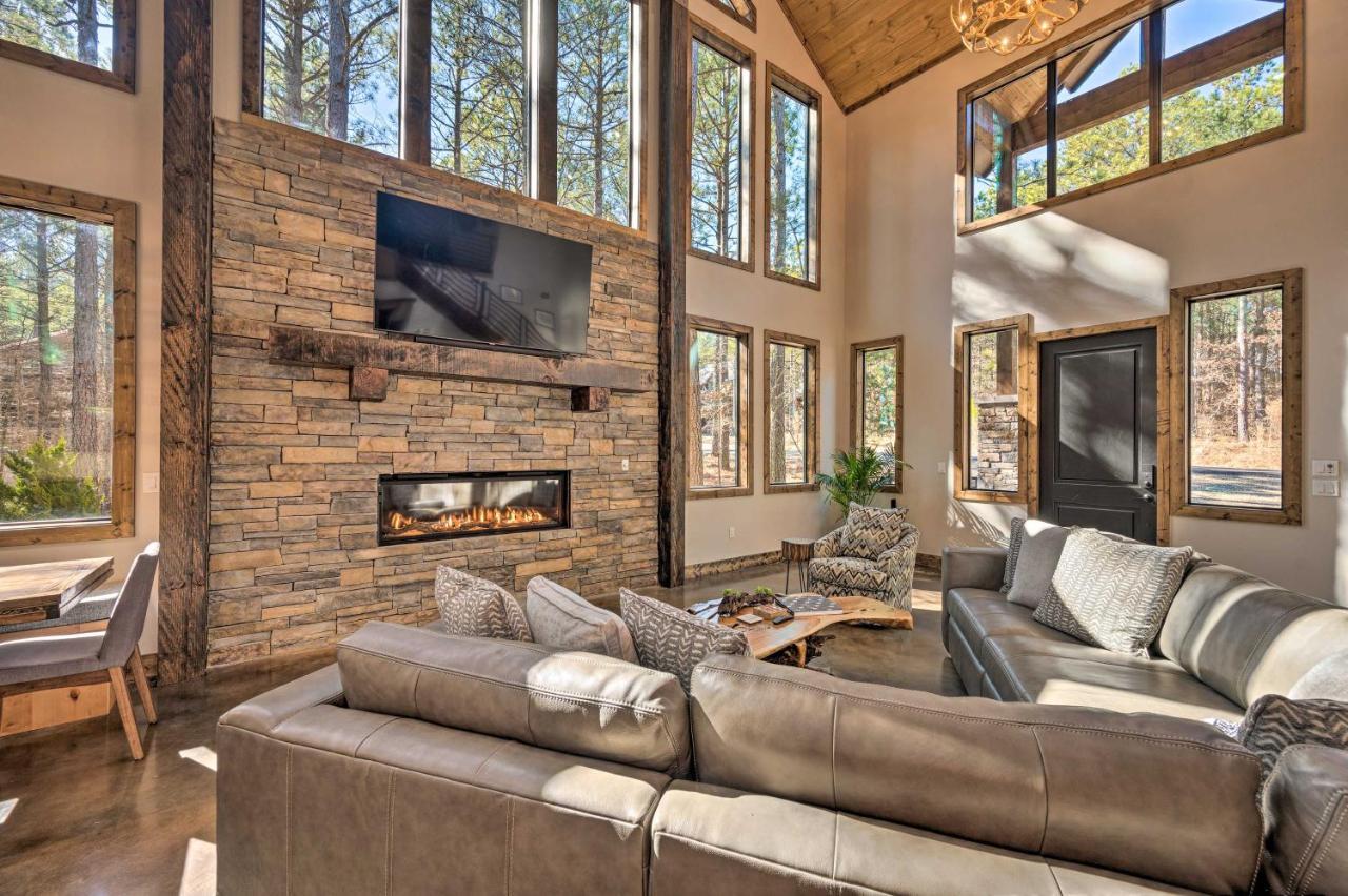 Broken Bow Lazy Dog Lodge With Hot Tub, Pool Table Экстерьер фото