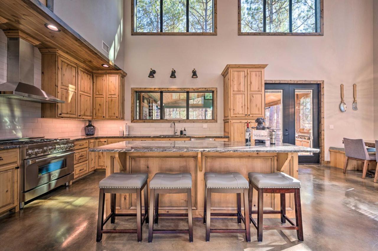 Broken Bow Lazy Dog Lodge With Hot Tub, Pool Table Экстерьер фото