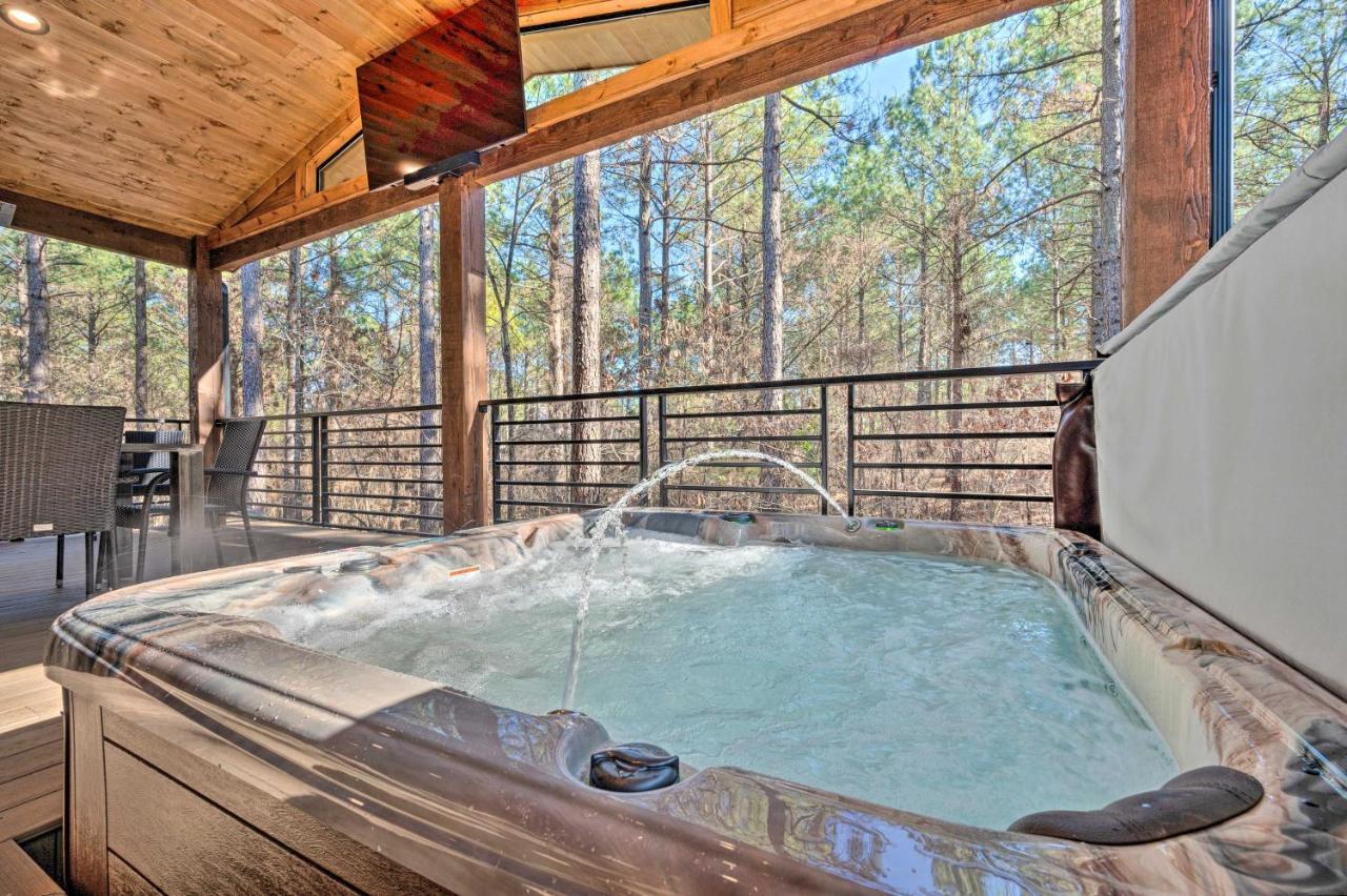 Broken Bow Lazy Dog Lodge With Hot Tub, Pool Table Экстерьер фото