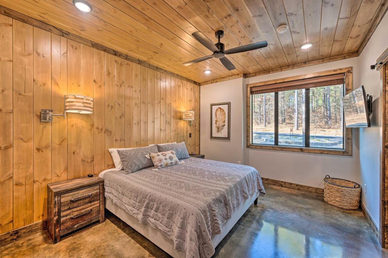 Broken Bow Lazy Dog Lodge With Hot Tub, Pool Table Экстерьер фото